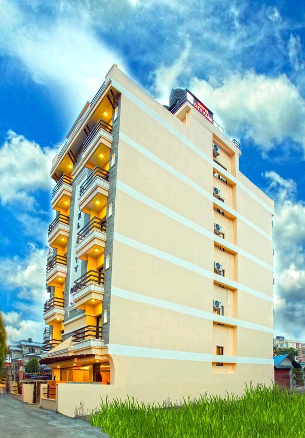 Hotel City Park Pokhara Kültér fotó