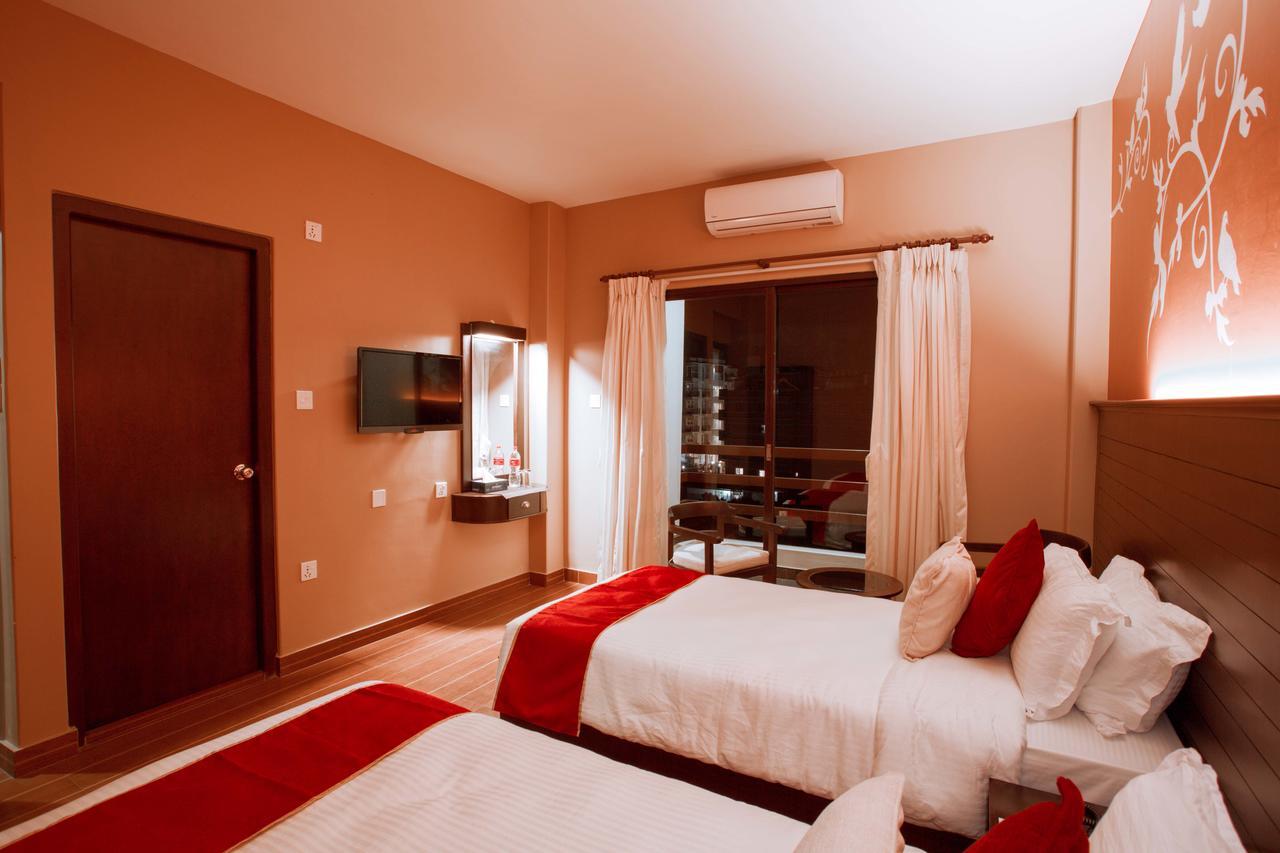 Hotel City Park Pokhara Kültér fotó