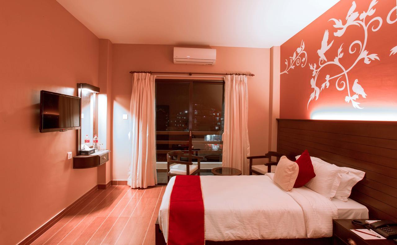 Hotel City Park Pokhara Kültér fotó