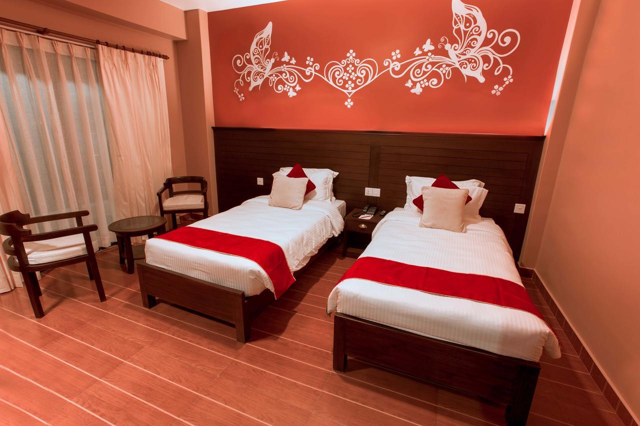 Hotel City Park Pokhara Kültér fotó