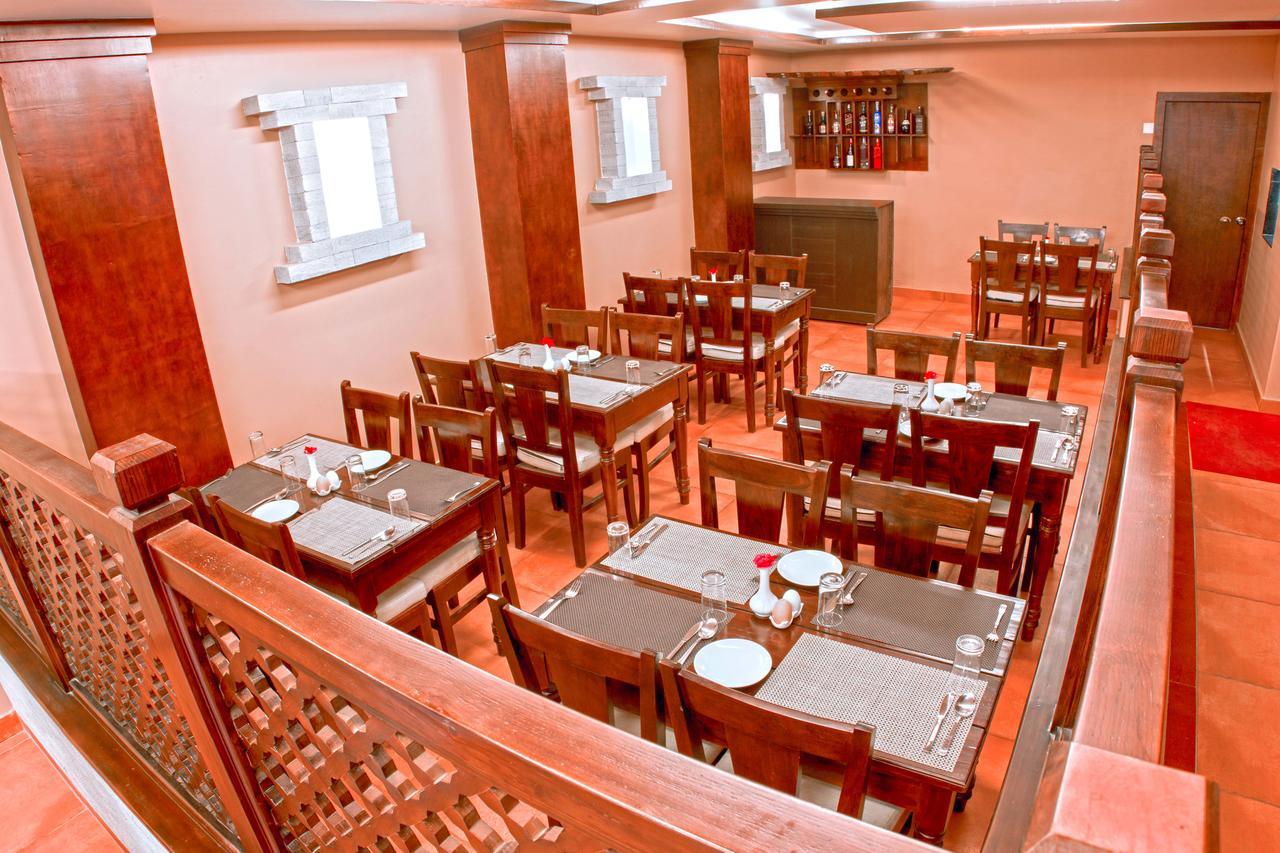 Hotel City Park Pokhara Kültér fotó