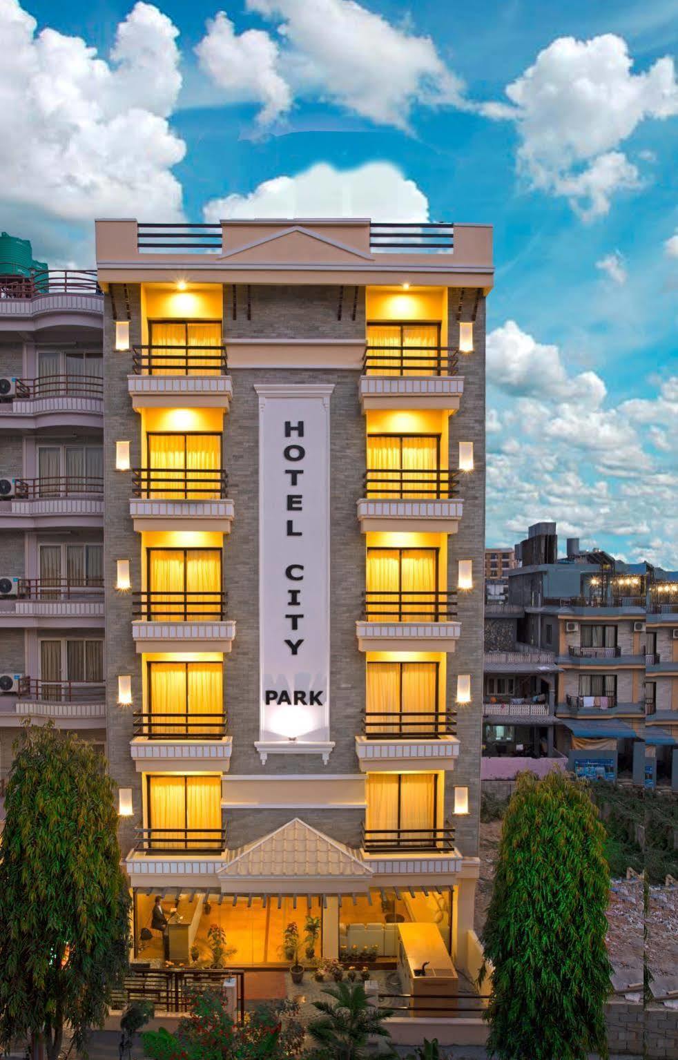 Hotel City Park Pokhara Kültér fotó