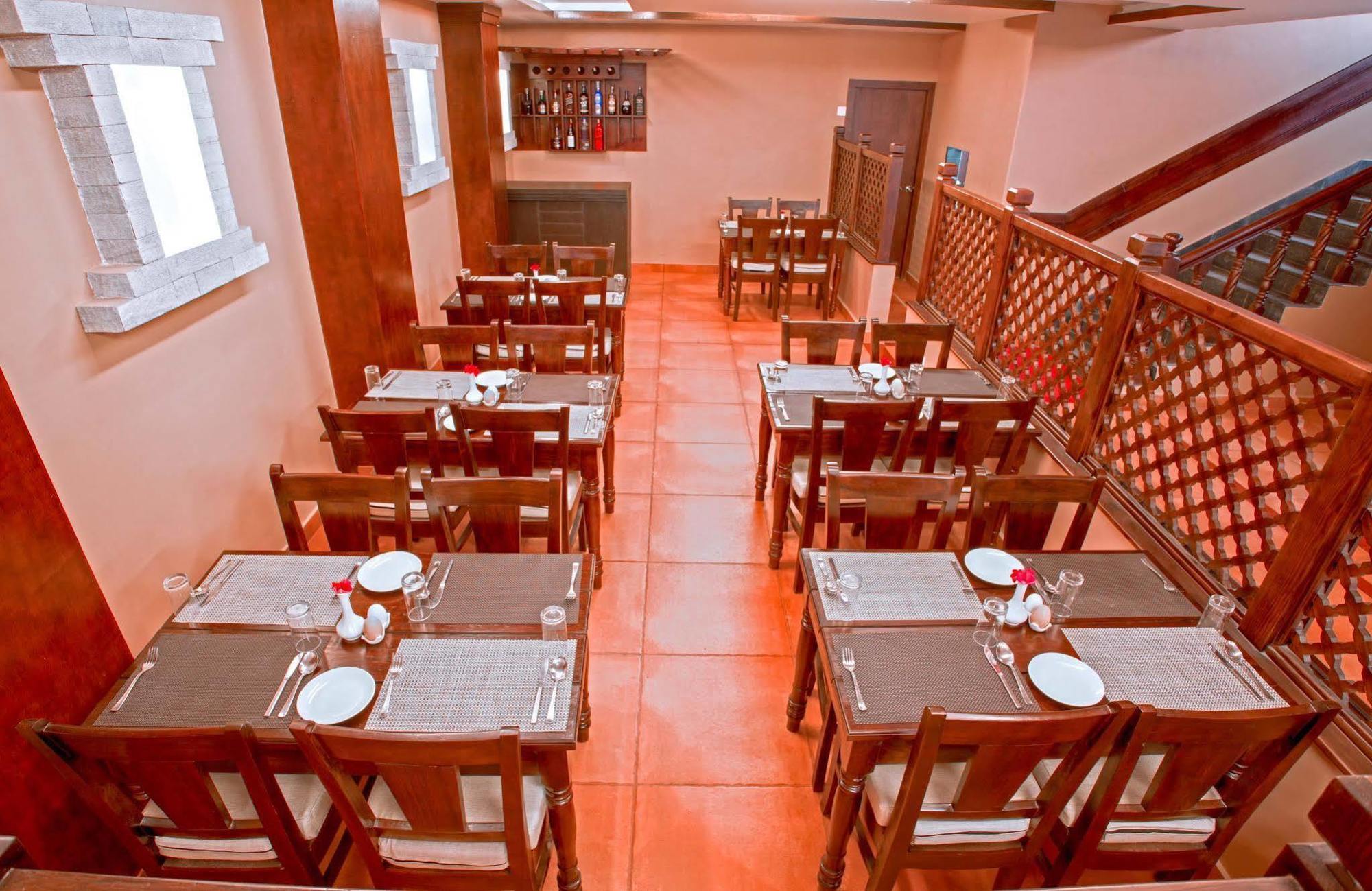 Hotel City Park Pokhara Kültér fotó
